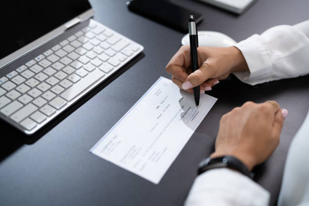 Before Choosing a Cheque Bounce Lawyer for Patiala House Court, Understand the Legal Process First